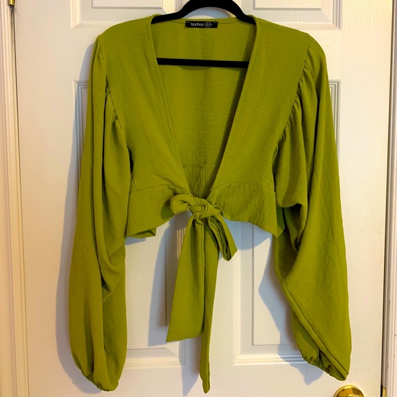 Boohoo Tops - 💙 3/30 Wrap cropped lime green top